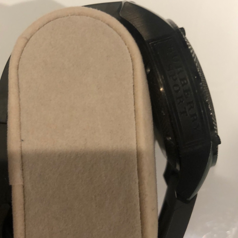Burberry watch - Picture 5 of 9